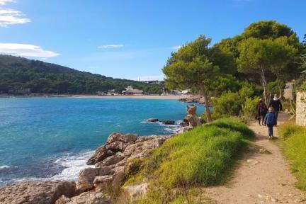 wanderweg an der küste